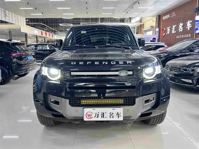 Land Rover Defender — Фото автомобиля 2