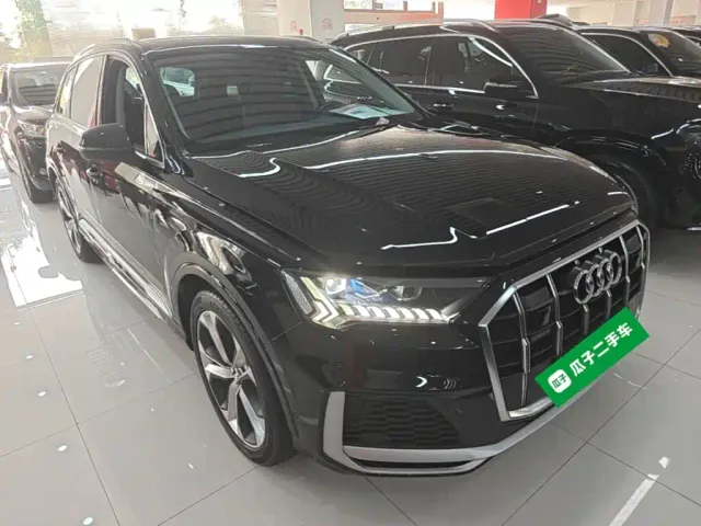 Audi Q7 — Фото автомобиля 3