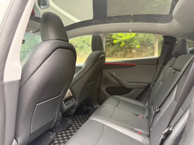 Tesla Model Y — Фото автомобиля 8