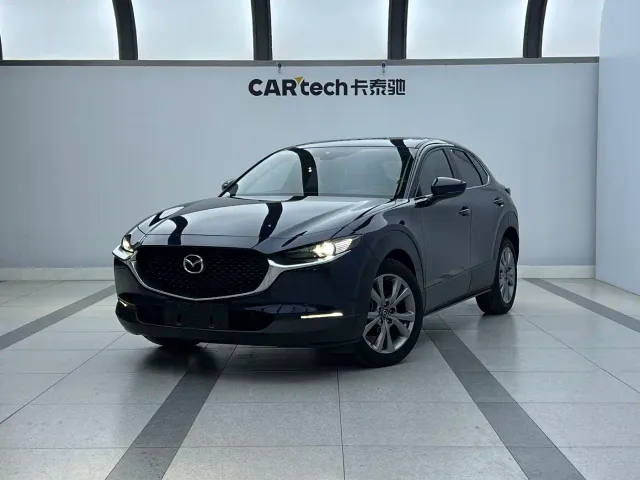 Фотография автомобиля — Mazda CX-30