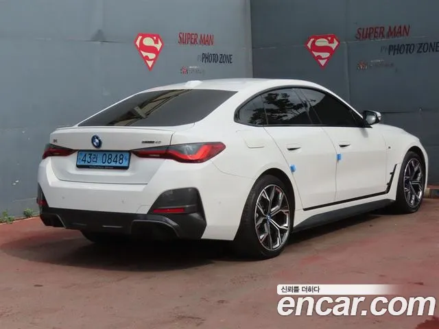 BMW i4 — Фото автомобиля 3