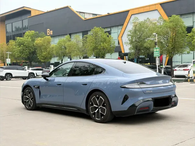 Xiaomi SU7 — Фото автомобиля 14
