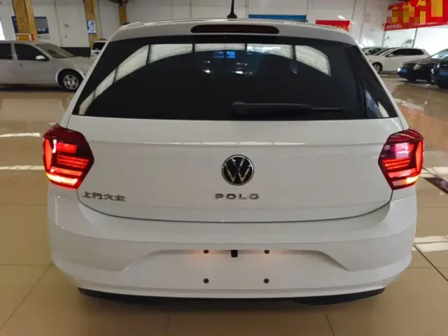 Volkswagen Polo — Фото автомобиля 5