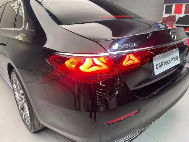 Mercedes-Benz E-Class — Фото автомобиля 11