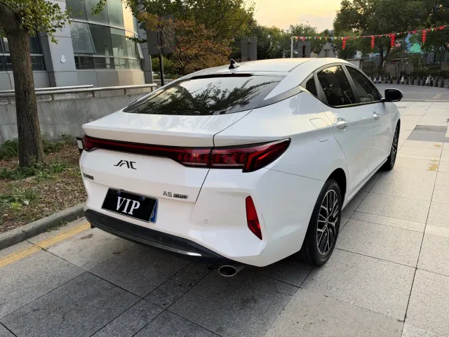 JAC Motors JAC A5 PLUS — Фото автомобиля 12