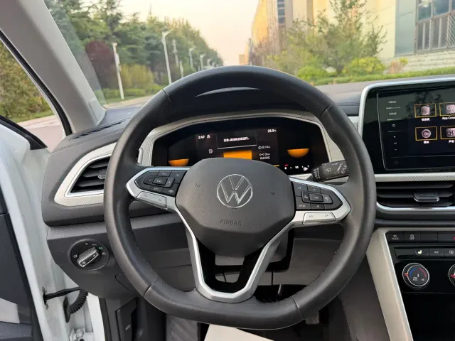 Volkswagen T-Roc — Фото автомобиля 13