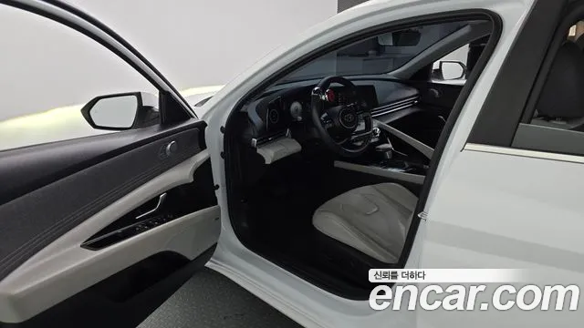 Hyundai Avante CN7 — Фото автомобиля 9