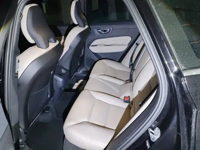 Volvo XC60 — Фото автомобиля 11