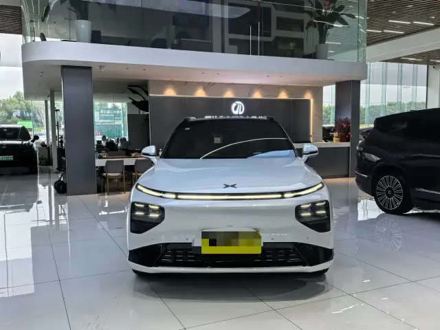 Xpeng G9 — Фото автомобиля 2