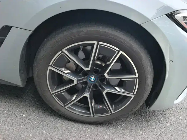 BMW i4 — Фото автомобиля 6