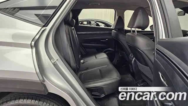 Hyundai Tucson Tucson (NX4) Бензин 1.6 турбо 2WD — Фото автомобиля 12