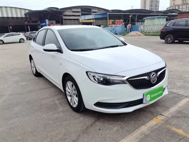Buick Excelle — Фото автомобиля 3