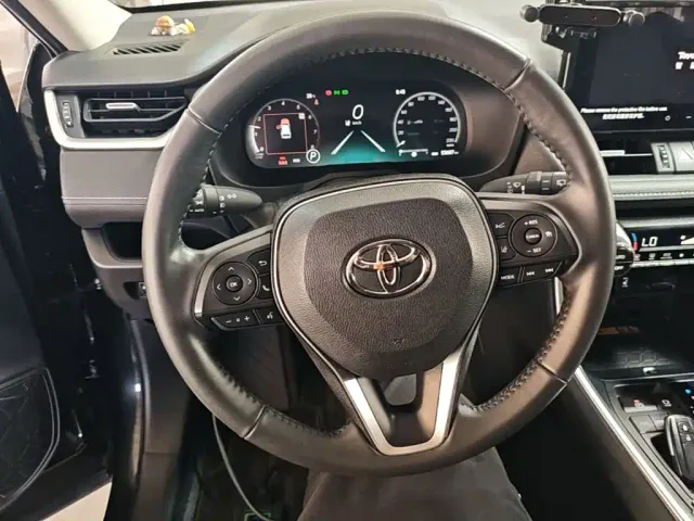 Toyota RAV4 — Фото автомобиля 6
