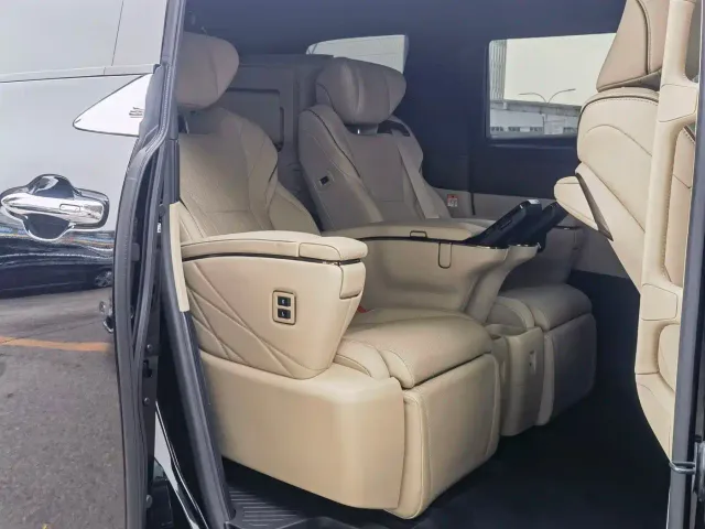Toyota Alphard — Фото автомобиля 13