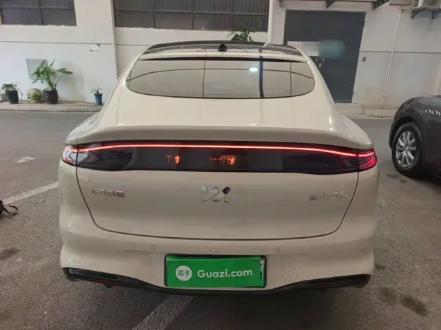 IM Motors LS6 — Фото автомобиля 5