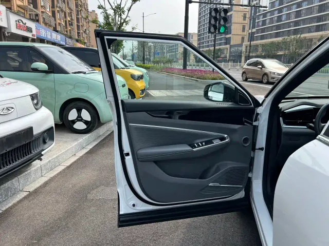 Geely Boyue — Фото автомобиля 13