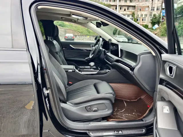 Hongqi Hongqi H9 2024 2.0T Qi Chang Private Fashion Edition — Фото автомобиля 16