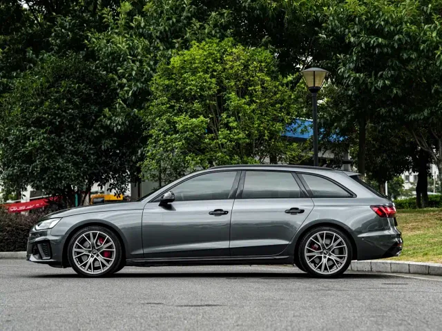 Audi S4 — Фото автомобиля 3