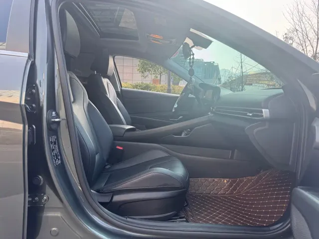 Hyundai Elantra — Фото автомобиля 7
