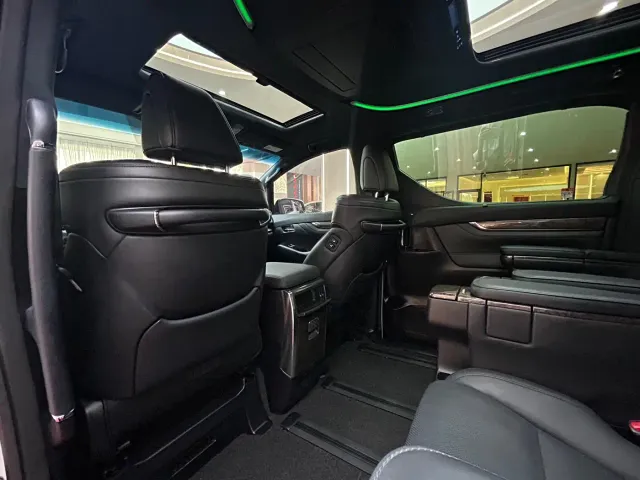 Toyota Vellfire — Фото автомобиля 15