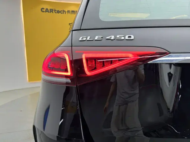 Mercedes-Benz GLE-Class — Фото автомобиля 10