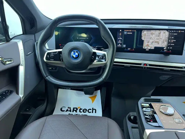 BMW iX — Фото автомобиля 10