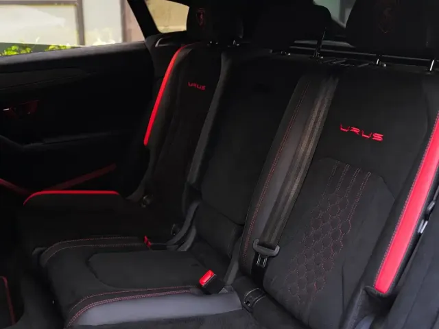 Lamborghini Urus — Фото автомобиля 24