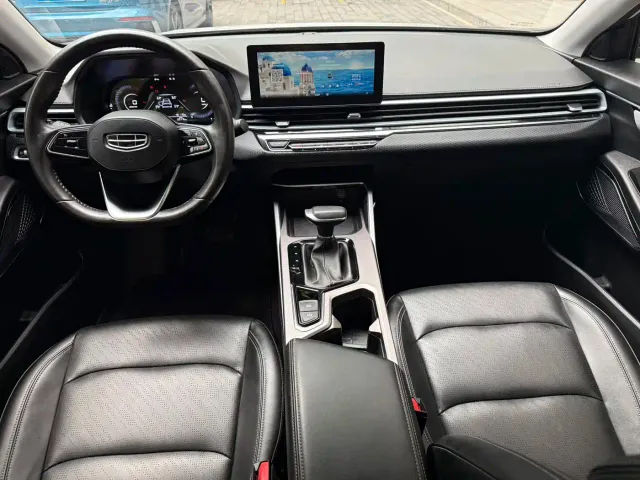 Geely Emgrand — Фото автомобиля 11