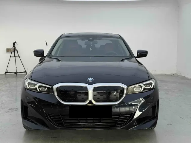 BMW i3 — Фото автомобиля 3
