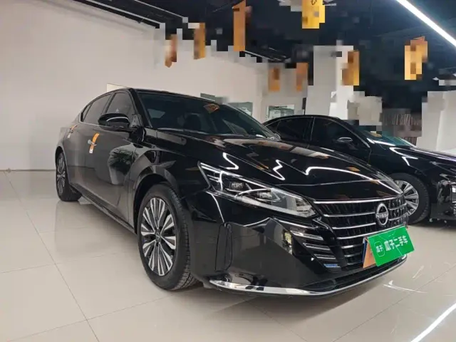 Nissan Teana — Фото автомобиля 3