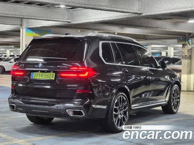 BMW X7 — Фото автомобиля 2
