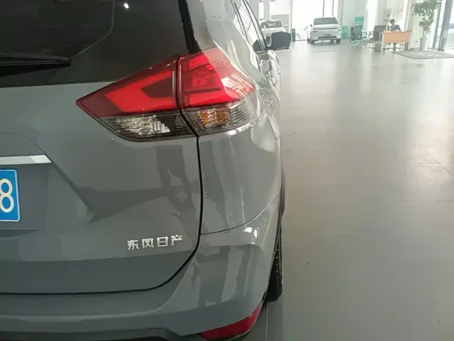 Nissan X-Trail — Фото автомобиля 7