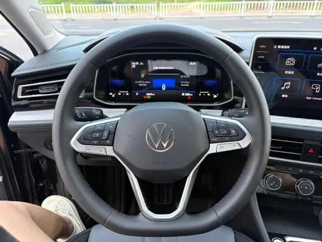Volkswagen Sagitar — Фото автомобиля 6