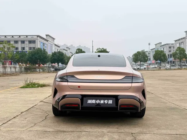 Xiaomi SU7 — Фото автомобиля 12