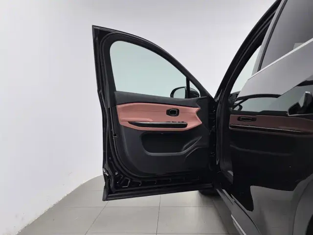 Nio EC6 — Фото автомобиля 8