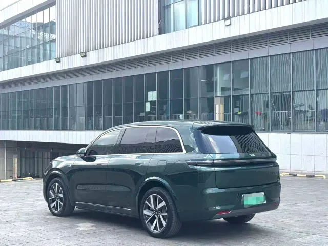 Li Auto L8 — Фото автомобиля 9