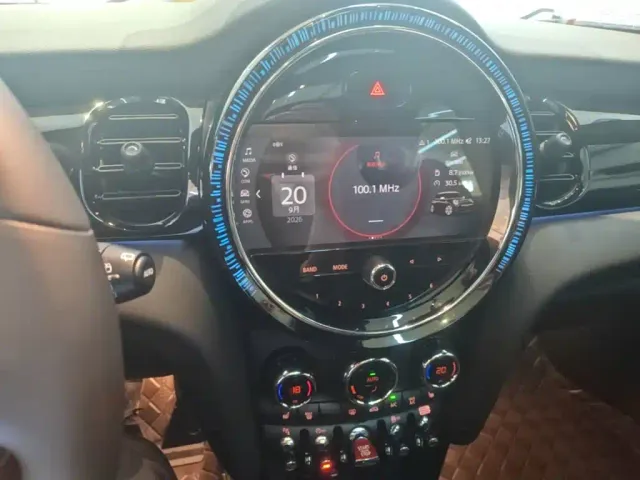 MINI Hatch — Фото автомобиля 12