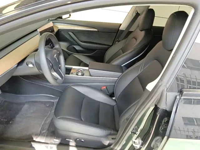Tesla Model 3 — Фото автомобиля 14