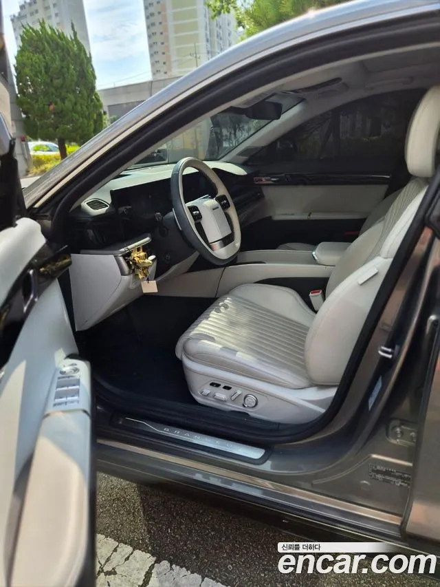 Hyundai Grandeur GN7 — Фото автомобиля 3