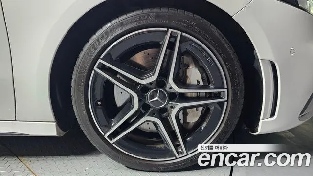 Mercedes-Benz A-Class — Фото автомобиля 21