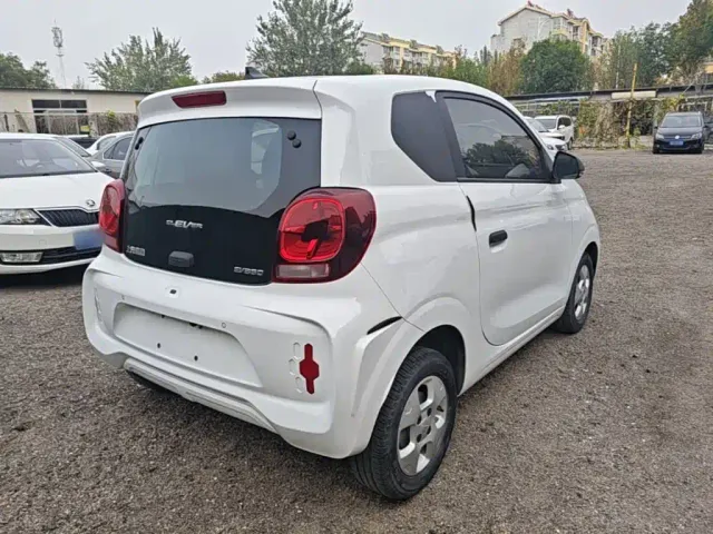 Roewe Clever — Фото автомобиля 6