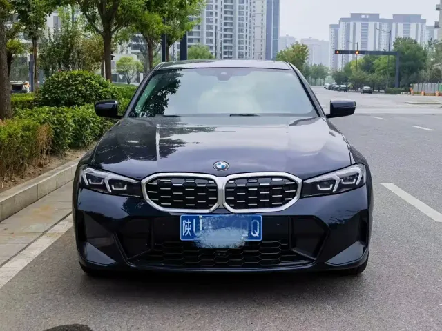 BMW 3 Series — Фото автомобиля 2