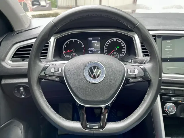 Volkswagen T-Roc — Фото автомобиля 15
