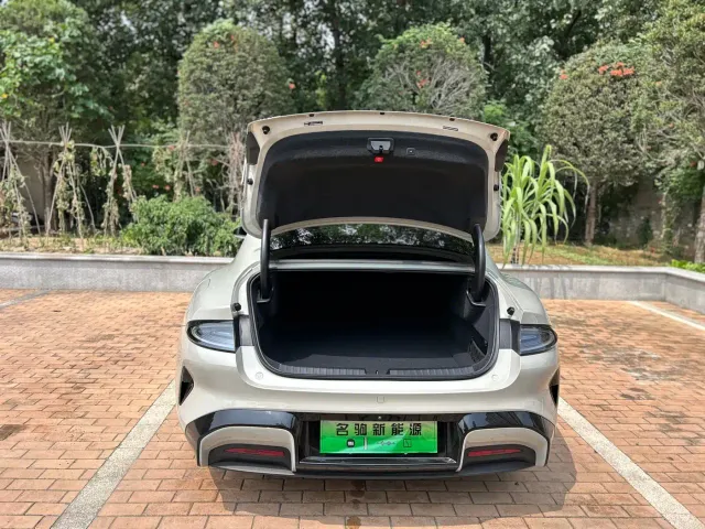 Xiaomi SU7 — Фото автомобиля 26