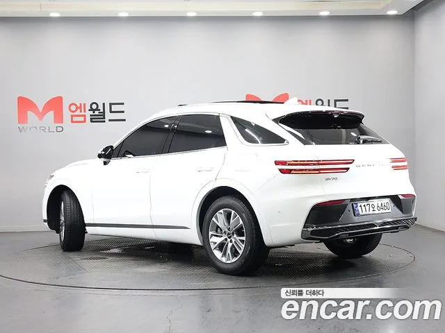 Genesis GV70 — Фото автомобиля 3