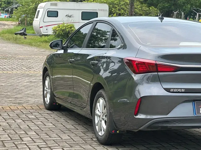 Changan Eado — Фото автомобиля 22