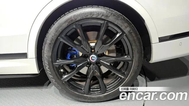 BMW X7 M60i xDrive M Sport 6 мест — Фото автомобиля 5