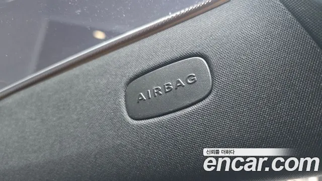 Mercedes-Benz E-Class — Фото автомобиля 27