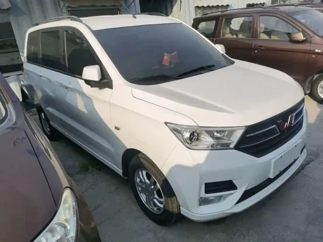 Wuling Hongguang — Фото автомобиля 3