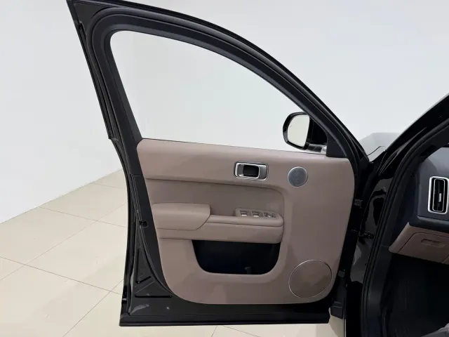 Li Auto L7 — Фото автомобиля 7